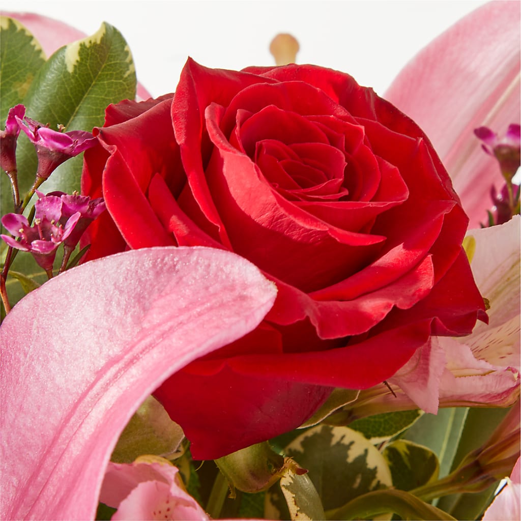 Lucky in Love Bouquet – SHARAR'S FLORIST, La Habra CA