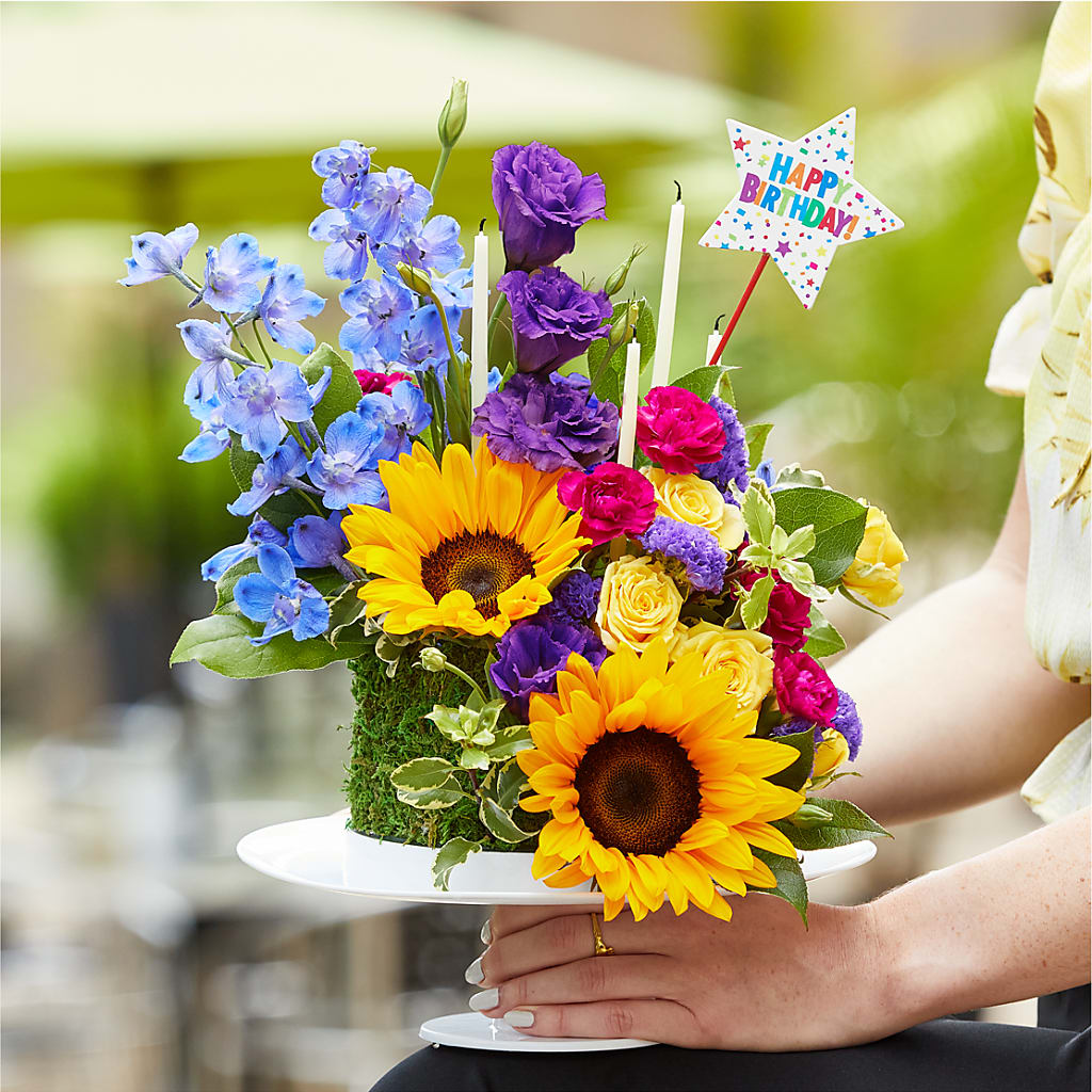 Star of the Day Floral Cake – SHARAR'S FLORIST, La Habra CA