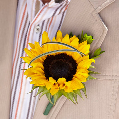 Free Spirit Boutonniere – SHARAR'S FLORIST, La Habra CA